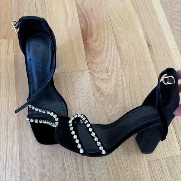 Sandro new Elegant Black Velvet sandals with Rhinestone Accents - Picture 1 of 4